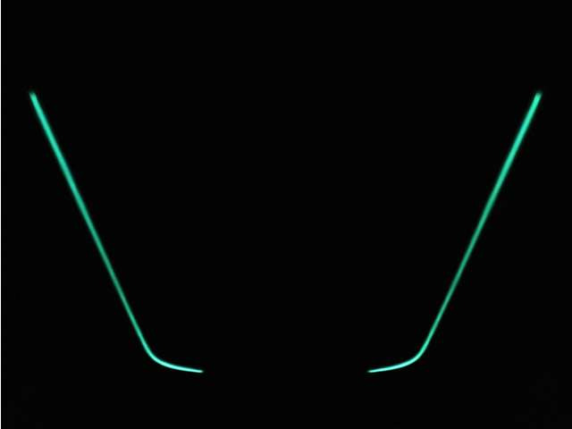 夜間に室内を照らしてくれるルームライトです