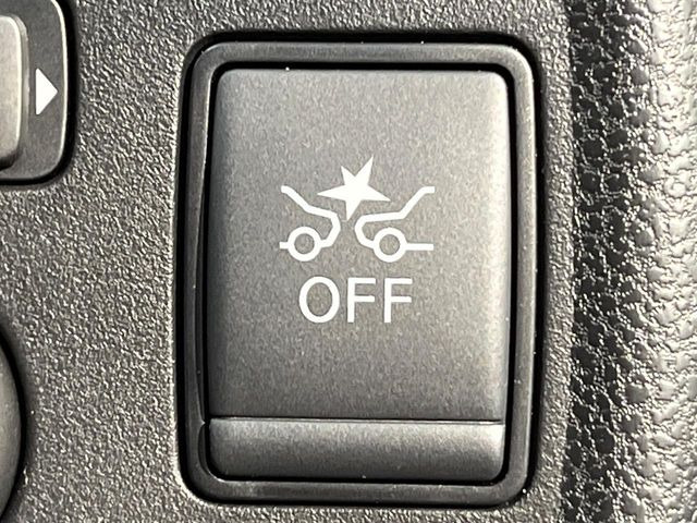 �y�C���e���W�F���g�G�}�[�W�F���V�[�u���[�L�z�t�����g�J�����őO���̎ԗ�����s�҂����m�B�Փ˂������Ȏ��͏Փ˔�Q�y���u���[�L���쓮�A�Փˉ�����T�|�[�g�B�����S�Ƀh���C�u�����y���݂��������܂��B