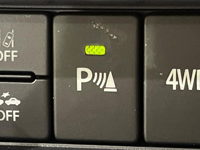 【コーナーセンサー】バンパーに付いたセンサーが障害物を検知!一定の距離に近づくとアラートで教えてくれます♪狭い駐車スペースや車庫入れ時も安心ですね☆