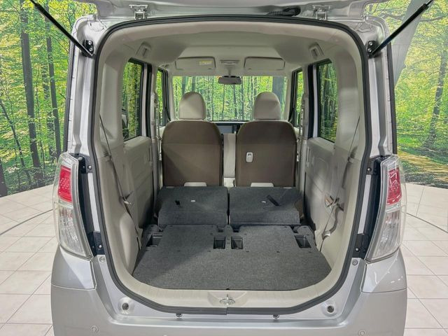 ���i�̂���������ʋ΁A���}���ɏ\���ȉ׎��X�y�[�X���m�ۂ��Ă���܂��B�Z�J���h�V�[�g��|���ƁA�傫�ȉו��̐ύڂ��\�ł���