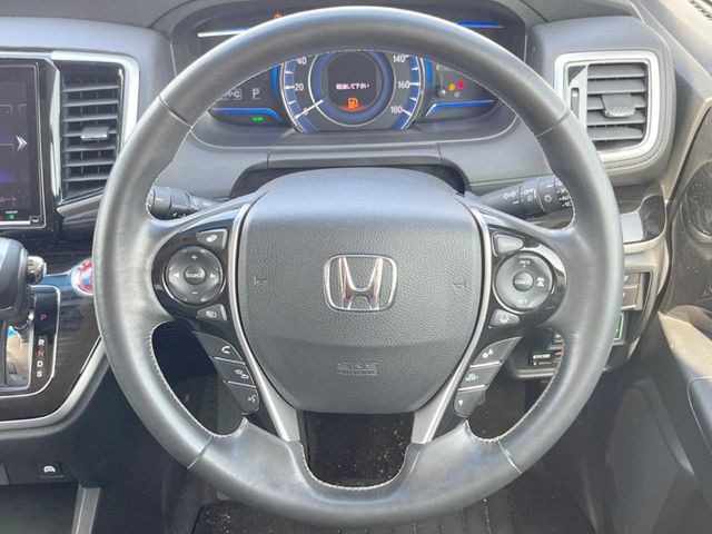 �y�����v�����X�e�A�����O�z�㎿�Ȋv���g�p���邱�ƂŁA��ɂ����������݂ƂĂ��^�]���₷���n���h���ł���