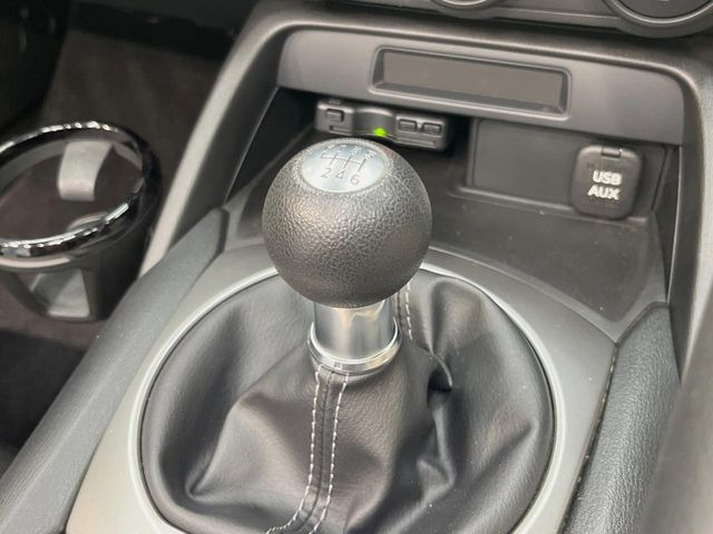 【フロア6速MT】走りの6速MT!!スポーティーな走行をお楽しみいただけます♪