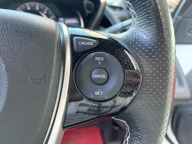 【クルーズコントロール】高速道路もラクラク走行。アクセルを離しても一定速度で走行ができ、長距離運転時の負担を軽減!加速・減速も簡単なスイッチ操作で調整できます。