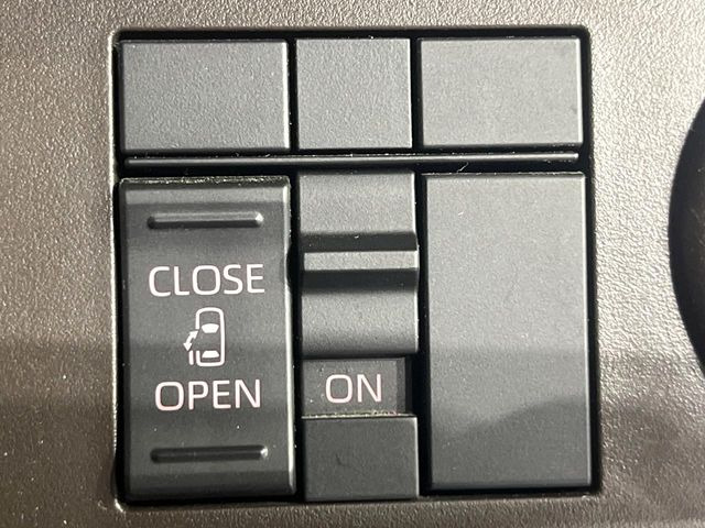 【パワースライドドア】スマートキーや運転席のスイッチでスライドドアの開閉が可能♪電動だから力を入れてドアを開ける必要が無く、小さいお子様でも、重い荷物を持っている時もラクに開け閉めできます♪