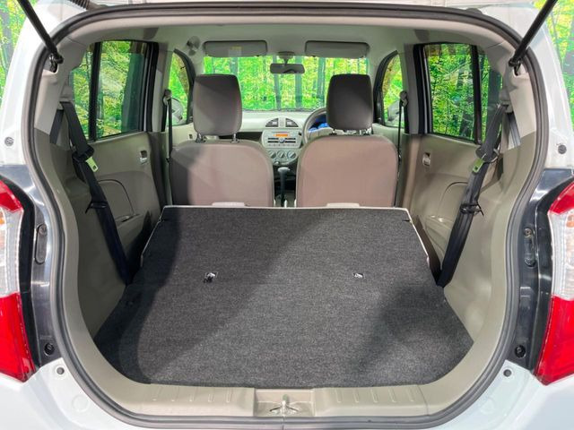 ���i�̂���������ʋ΁A���}���ɏ\���ȉ׎��X�y�[�X���m�ۂ��Ă���܂��B�Z�J���h�V�[�g��|���ƁA�傫�ȉו��̐ύڂ��\�ł���