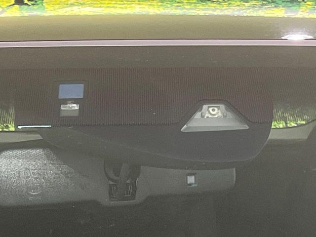 �y�z���_�Z���V���O�z���s���ɑO���̎ԗ�����F�����A�Փ˂������Ȏ��͌x��ƃu���[�L�ŏՓˉ���Ɣ�Q�y�����A�V�X�g�B�����S�Ƀh���C�u�����y���݂��������܂��B