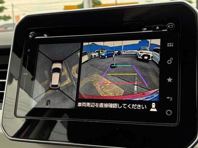 ★全方位モニター★フロント、リア、左右ドアミラー下に設置した4個のカメラから得た情報をコンピューターが解析し、クルマをまるで上空から見下ろしたように路面を映し出します★
