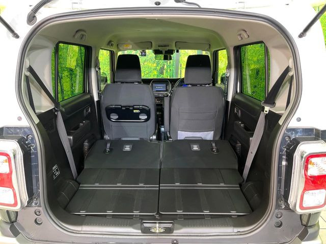 普段のお買い物や通勤、送迎等に十分な荷室スペースを確保しております。セカンドシートを倒すと、大きな荷物の積載も可能です♪