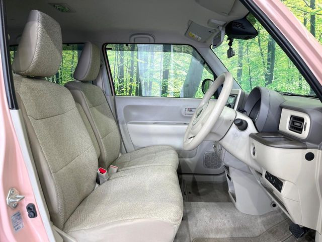 運転席シート廻りは使用感も少なく、良好な状態となっています。丁寧に使われていたことがよくわかりますね。