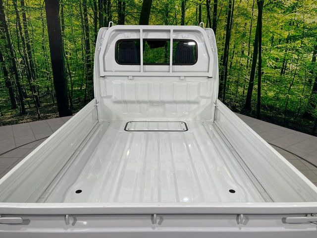 積み下ろしのしやすいデッキにはたっぷりと荷物を積み込んでいただけます。遊びから仕事まで、様々なシーンで頼れます♪