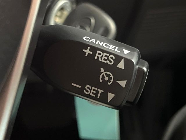 �y�N���[�Y�R���g���[���z�������H�����N���N���s�B�A�N�Z���𗣂��Ă���葬�x�ő��s���ł��A�������^�]���̕��S���y��!�����E�������ȒP�ȃX�C�b�`����Œ����ł��܂��B