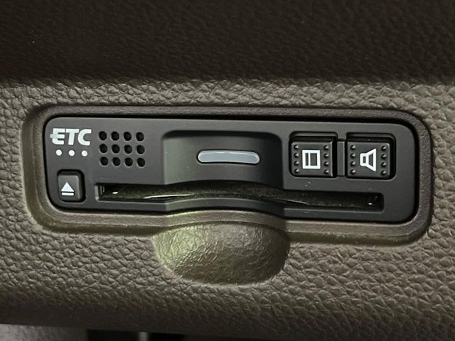 【ETC】高速道路の料金所をストレスなく通過!話題のスポットやサービスエリアに多い「スマートIC」利用時は必須のアイテムです。当店でセットアップを実施、ご納車当日からすぐにご利用いただけます!