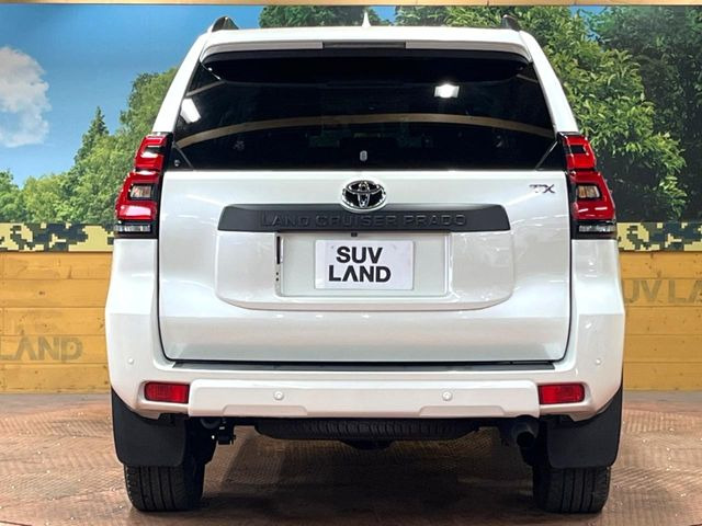 安心の最長10年・走行無制限保証(有償)をご用意。保証内容も充実はもちろん、無料点検&オイル交換や、年中無休の全国・24時間ロードサービスも付帯されておりますのでご安心下さい。