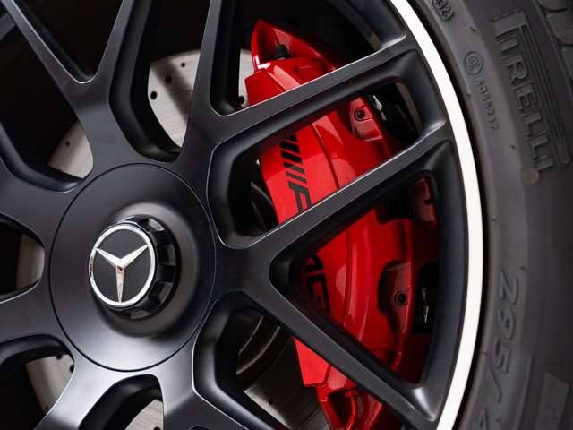 G�N���X�̔̔����т����悻500��𒴂��邨�X�u�A�y���^���É��v�B�Q�����f�̂��Ƃ͐��񂨔C�����������B�e���f���̎�舵���⒍���̔��A�J�X�^��(�h���X�A�b�v)�S�ʂ������Ă���܂��B