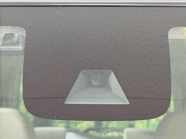 �y�C���e���W�F���g�G�}�[�W�F���V�[�u���[�L�z�t�����g�J�����őO���̎ԗ�����s�҂����m�B�Փ˂������Ȏ��͏Փ˔�Q�y���u���[�L���쓮�A�Փˉ�����T�|�[�g�B�����S�Ƀh���C�u�����y���݂��������܂��B