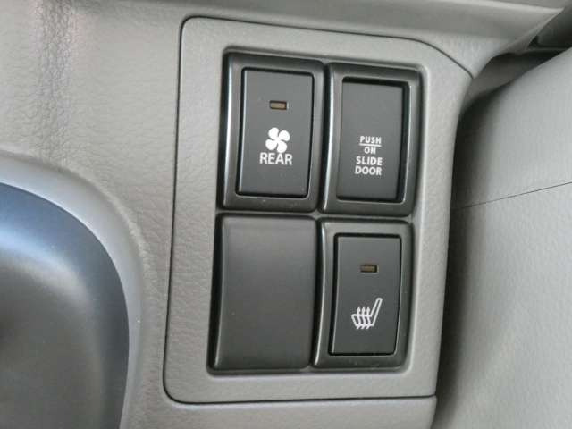 �V�[�g�q�[�^�[�Ƀ��A�G�A�R���Ȃǉ��K���������ځ�