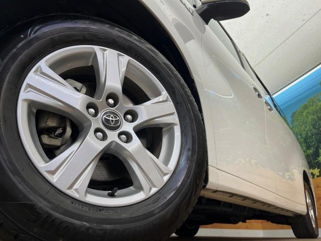 【純正16インチアルミホイール】外観にマッチした純正アルミホイールを装着しております。各種社外アルミホイールや、スタッドレスタイヤも取扱いしております。是非ご相談ください♪