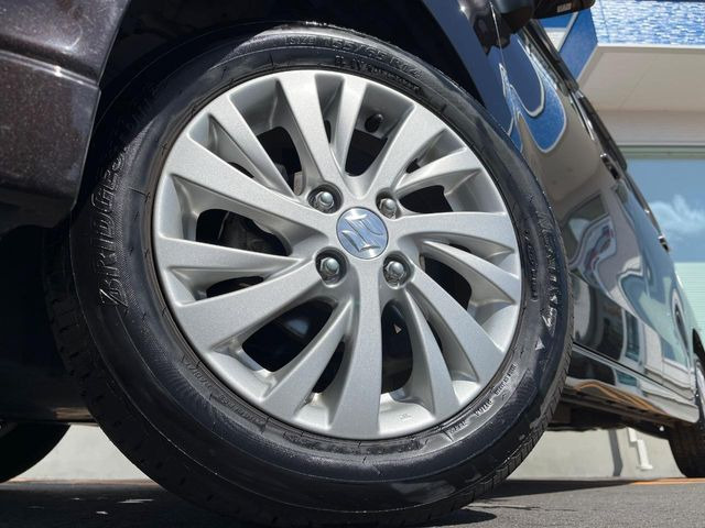 �y����14�C���`�A���~�z�C�[���z�O�ςɃ}�b�`���������A���~�z�C�[���𑕒����Ă���܂��B�e��ЊO�A���~�z�C�[����A�X�^�b�h���X�^�C�����戵�����Ă���܂��B���񂲑��k����������