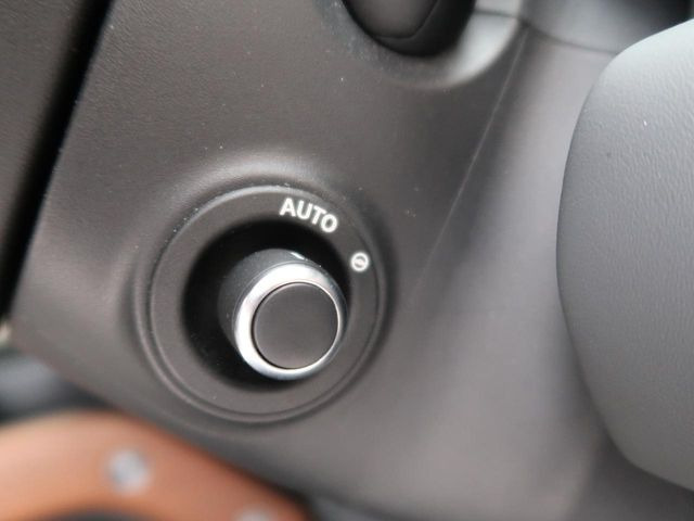 �d�������X�e�A�����O�R����  �w���̃��o�[���g�����ƂŃn���h���̈ʒu��O��㉺�ɒ����ł��܂��B�X�ɃV�[�g�������[�Ɠ����Ƀn���h���̈ʒu���L������̂ŁA��ϕ֗��ȋ@�\�ł��B�x