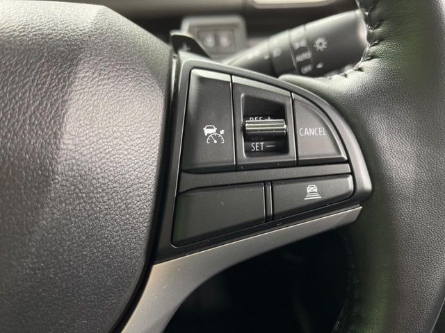 【アダプティブクルーズコントロール】高速道路での長距離走行が楽に!!自動で速度を保つクルーズコントロールが、衝突軽減システムと連携し、前方の車両を感知して車間を保つように速度調節してくれます!!