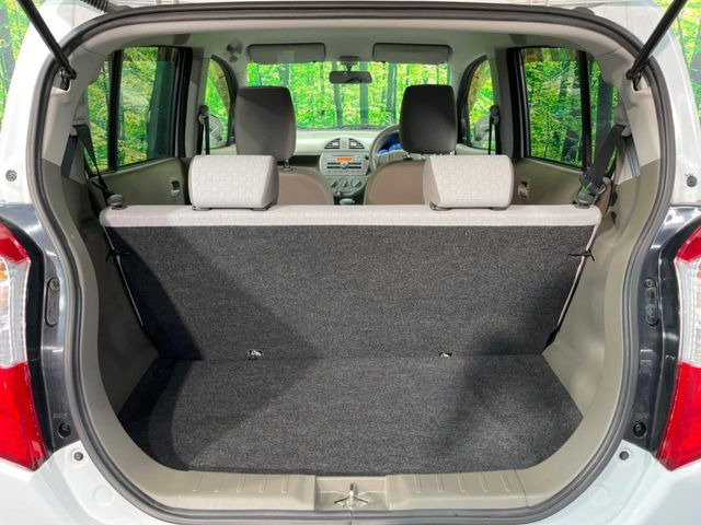 ���i�̂���������ʋ΁A���}���ɏ\���ȉ׎��X�y�[�X���m�ۂ��Ă���܂��B�Z�J���h�V�[�g��|���ƁA�傫�ȉו��̐ύڂ��\�ł���