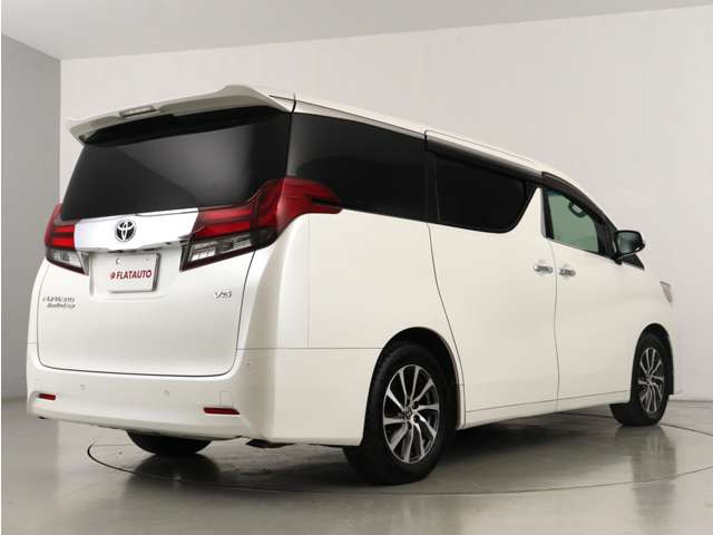 当店では、厳選された車両のみ展示しております。アルファード・ヴェルファイアに特化した専門店ならではの豊富な在庫の中から、お気に入りの一台をお探しください!