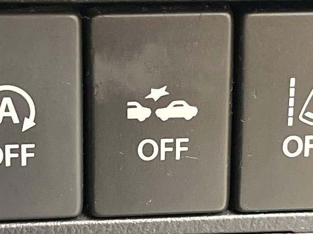 【スズキ セーフティサポート】走行中に前方の車両等を認識し、衝突しそうな時は警報とブレーキで衝突回避と被害軽減をアシスト。より安全にドライブをお楽しみいただけます。