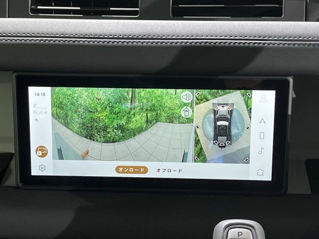 ���T���E���h�J����(360&deg;�J����) �ԍڂ̃J��������g���A�Ԃ�^�ォ�猩���낵�Ă���f���ɕϊ��A�Z���^�[�f�B�X�v���C�ɕ\�������A���S�Ȓ��Ԃ��T�|�[�g�B�c�񒓎Ԃ⋷���ꏊ�ւ̒��Ԃɑ傫���𗧂��܂��B