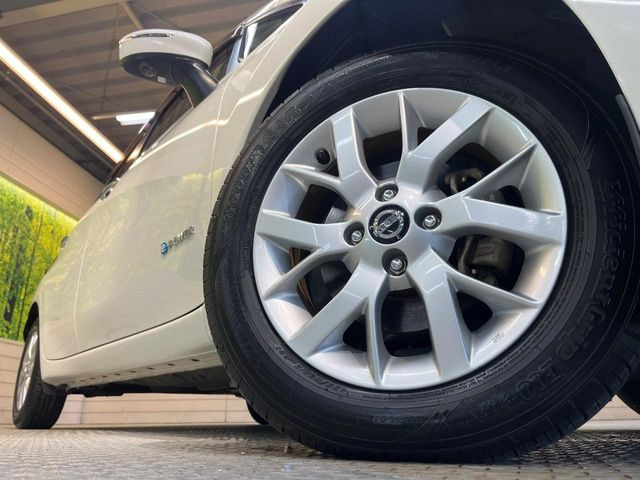 �y����15�C���`�A���~�z�C�[���z�O�ςɃ}�b�`���������A���~�z�C�[���𑕒����Ă���܂��B�e��ЊO�A���~�z�C�[����A�X�^�b�h���X�^�C�����戵�����Ă���܂��B���񂲑��k����������