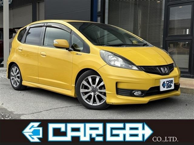 フィット(ホンダ) 1.5 RS 10thアニバーサリー　ETC バックカメラ アルミホイール HID 中古車画像