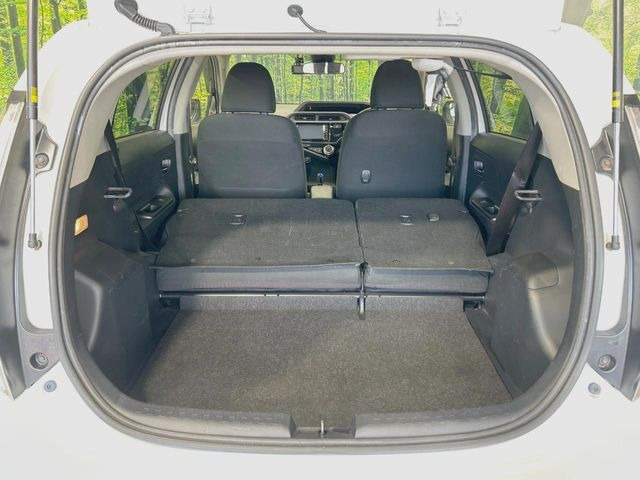 ���i�̂���������ʋ΁A���}���ɏ\���ȉ׎��X�y�[�X���m�ۂ��Ă���܂��B�Z�J���h�V�[�g��|���ƁA�傫�ȉו��̐ύڂ��\�ł���