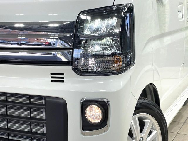 �yLED�w�b�h���C�g�z���V����ԑ��s�����ǍD�Ȏ��E���m�ۂ����S���ĉ^�]�ł��鍂�P�xLED�w�b�h���C�g�𑕔�!�_�����x�������A����d�͂��}�����Ă��܂��B