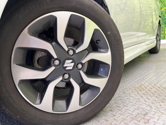 【純正15インチアルミホイール】外観にマッチした純正アルミホイールを装着しております。各種社外アルミホイールや、スタッドレスタイヤも取扱いしております。是非ご相談ください♪