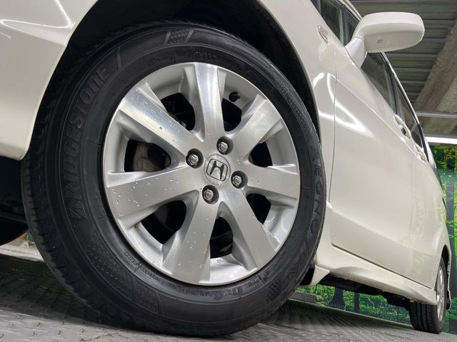 �y����15�C���`�A���~�z�C�[���z�O�ςɃ}�b�`���������A���~�z�C�[���𑕒����Ă���܂��B�e��ЊO�A���~�z�C�[����A�X�^�b�h���X�^�C�����戵�����Ă���܂��B���񂲑��k����������