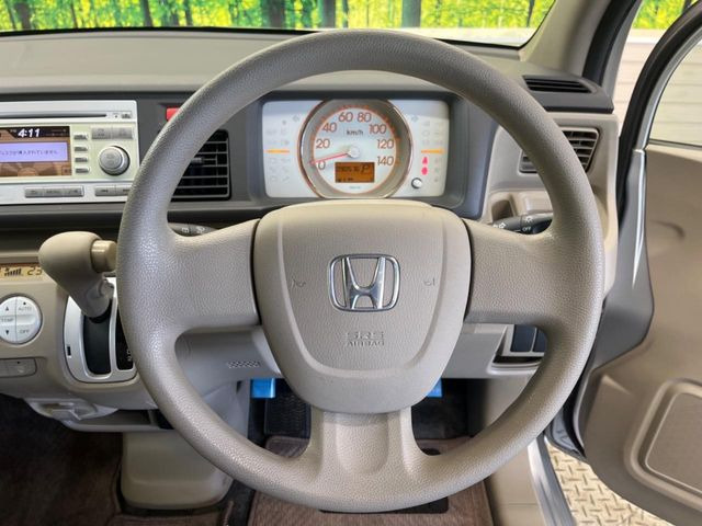 ステアリングも使用感が少なく、きれいな状態となっております♪