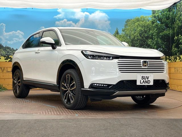 高透明度のガラス皮膜で撥水はもちろん、上質なツヤ・光沢を実現。紫外線や酸性雨から大切な愛車を保護し、色あせ・劣化を防止。「弾スプラッシュコート」、「弾プリミッサコート」からお選びいただけます。