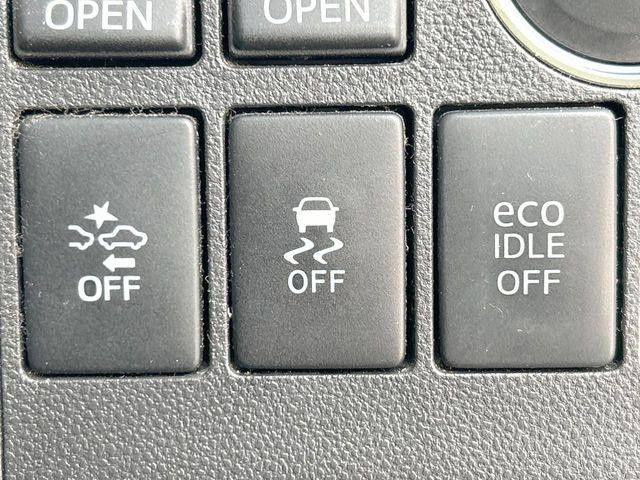 �y�X�}�[�g�A�V�X�g�z���s���ɑO���̎ԗ�����F�����A�Փ˂������Ȏ��͌x��ƃu���[�L�ŏՓˉ���Ɣ�Q�y�����A�V�X�g�B�����S�Ƀh���C�u�����y���݂��������܂��B