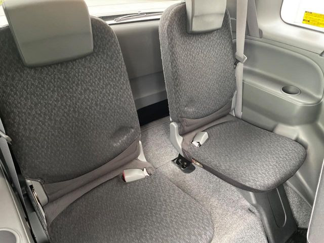 3列目シートはもちろん状態良好☆大人でもゆったりと座って頂けますので、大人数でのお出かけもラクラクです♪ご家族で、気の知れた仲間で、ドライブに行くのが楽しみですね♪