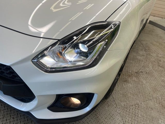 �yLED�w�b�h���C�g�z���V����ԑ��s�����ǍD�Ȏ��E���m�ۂ����S���ĉ^�]�ł��鍂�P�xLED�w�b�h���C�g�𑕔�!�_�����x�������A����d�͂��}�����Ă��܂��B