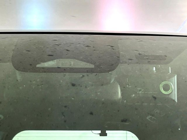 【トヨタセーフティセンス】走行中に前方の車両等を認識し、衝突しそうな時は警報とブレーキで衝突回避と被害軽減をアシスト。より安全にドライブをお楽しみいただけます。