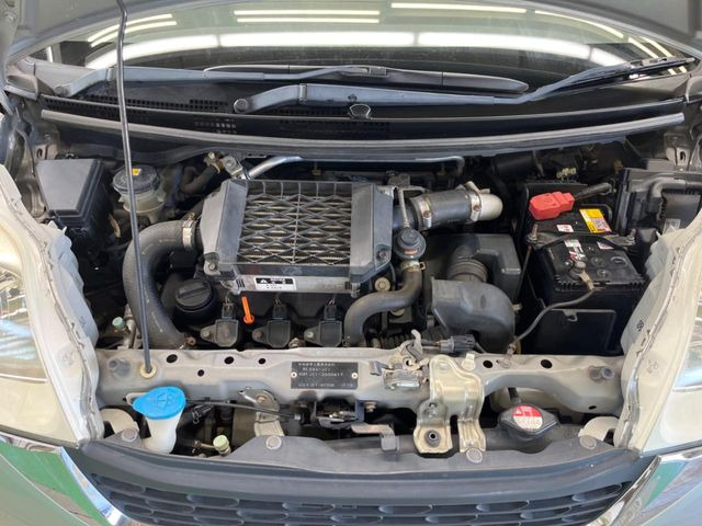 親切・丁寧な専門メカニックスタッフが応対!・車検・点検整備・事故等の修理などアフターサービスも安心。お車のカスタマイズもネクステージのサービススタッフまでご相談ください!