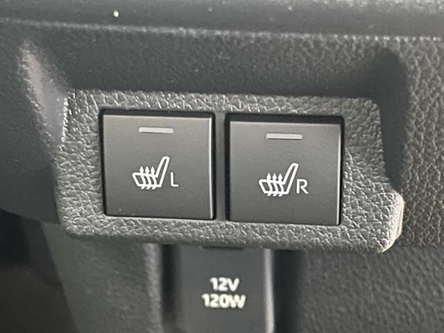 運転席・助手席側シートヒーターで座席ポカポカ!