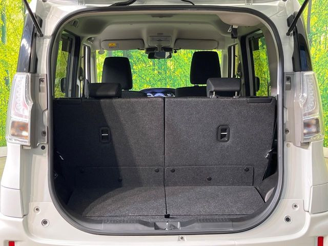 普段のお買い物や通勤、送迎等に十分な荷室スペースを確保しております。セカンドシートを倒すと、大きな荷物の積載も可能です♪
