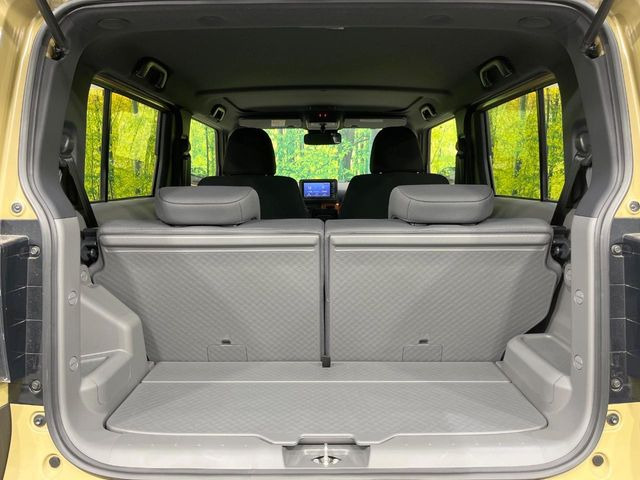 ���i�̂���������ʋ΁A���}���ɏ\���ȉ׎��X�y�[�X���m�ۂ��Ă���܂��B�Z�J���h�V�[�g��|���ƁA�傫�ȉו��̐ύڂ��\�ł���