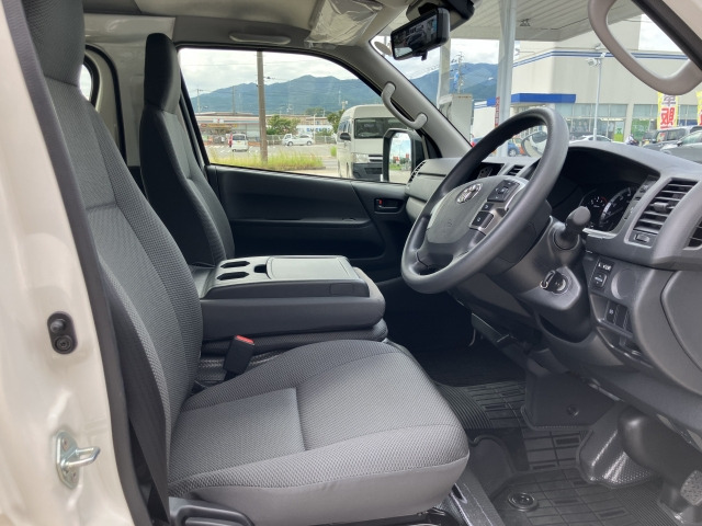 ハイエースバン