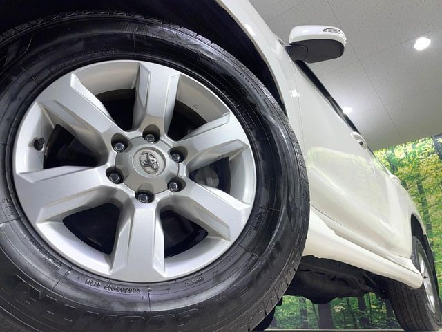 �y����17�C���`�A���~�z�C�[���z�O�ςɃ}�b�`���������A���~�z�C�[���𑕒����Ă���܂��B�e��ЊO�A���~�z�C�[����A�X�^�b�h���X�^�C�����戵�����Ă���܂��B���񂲑��k����������