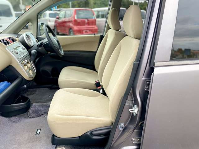 お買い得車多数展示中です!この機会に是非ご来店下さい!