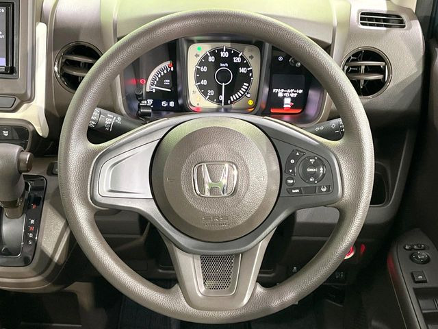 ステアリングも使用感が少なく、きれいな状態となっております♪