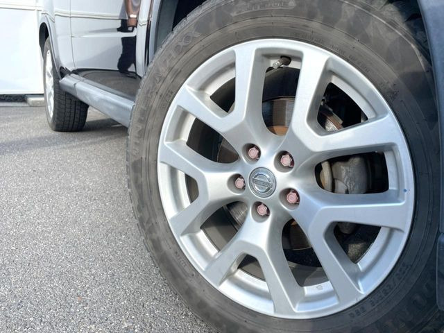 �y����17�C���`�A���~�z�C�[���z�O�ςɃ}�b�`���������A���~�z�C�[���𑕒����Ă���܂��B�e��ЊO�A���~�z�C�[����A�X�^�b�h���X�^�C�����戵�����Ă���܂��B���񂲑��k����������