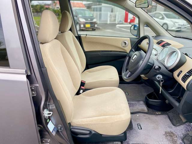 支払総額をお支払い頂ければ、それ以外の費用は掛かりませんので、ご安心下さい。陸送や希望ナンバーなどお客様の要望に基づくオプション等の費用は別途必要となります。詳細に関してはお問い合せください。